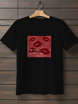 تیشرت با متن Easy as a kiss we’ll find an answer